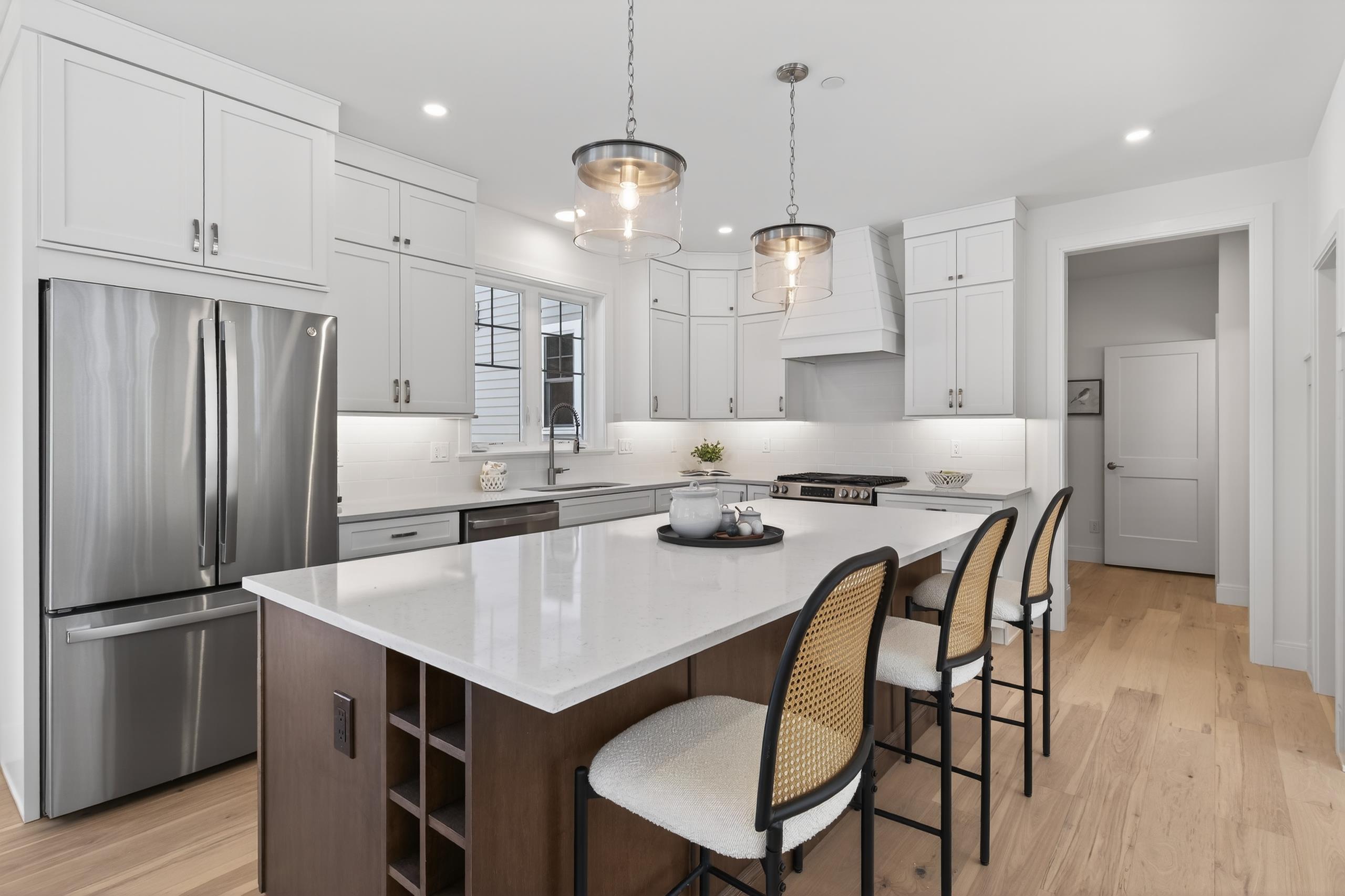 Image 2: Large Kitchen Island
