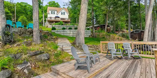 71 Lakeview Drive