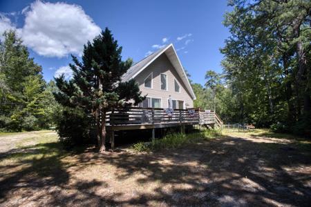 237 Pequawket Trail