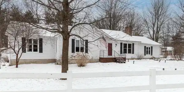87 Robin Road
