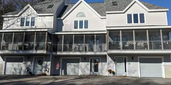 52 Collins Landing