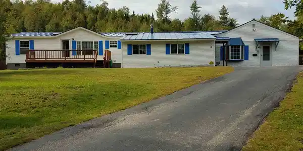 16 Crescent Lake
