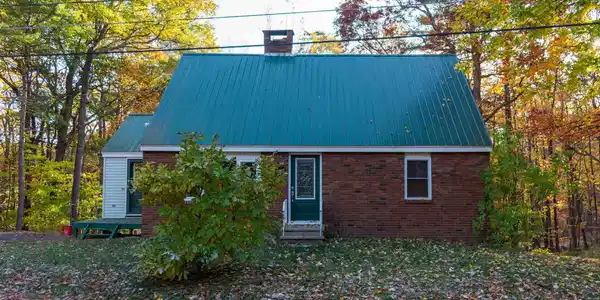 145 Lakeside Oaks