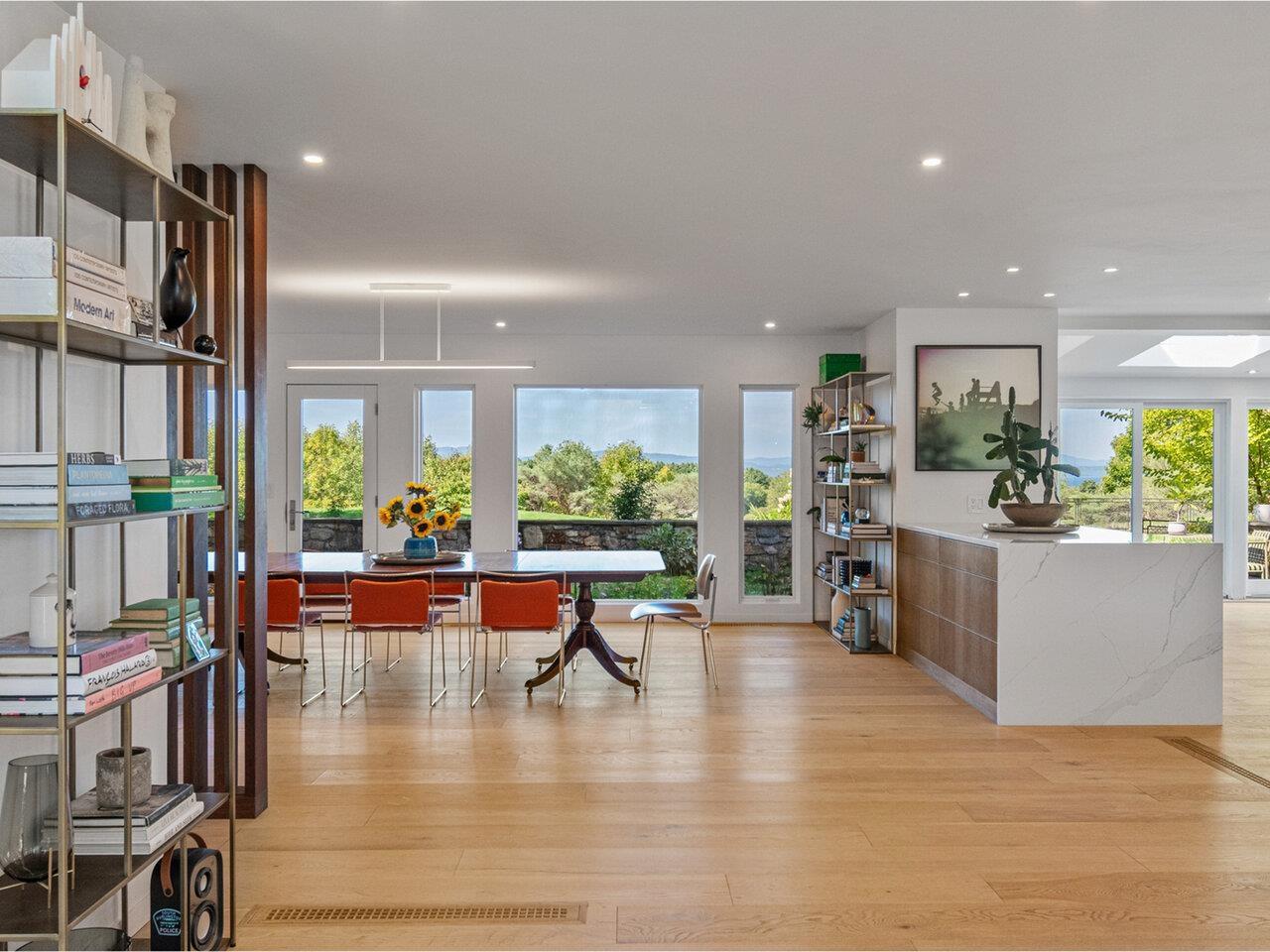 Image 3: Open Floor Plan