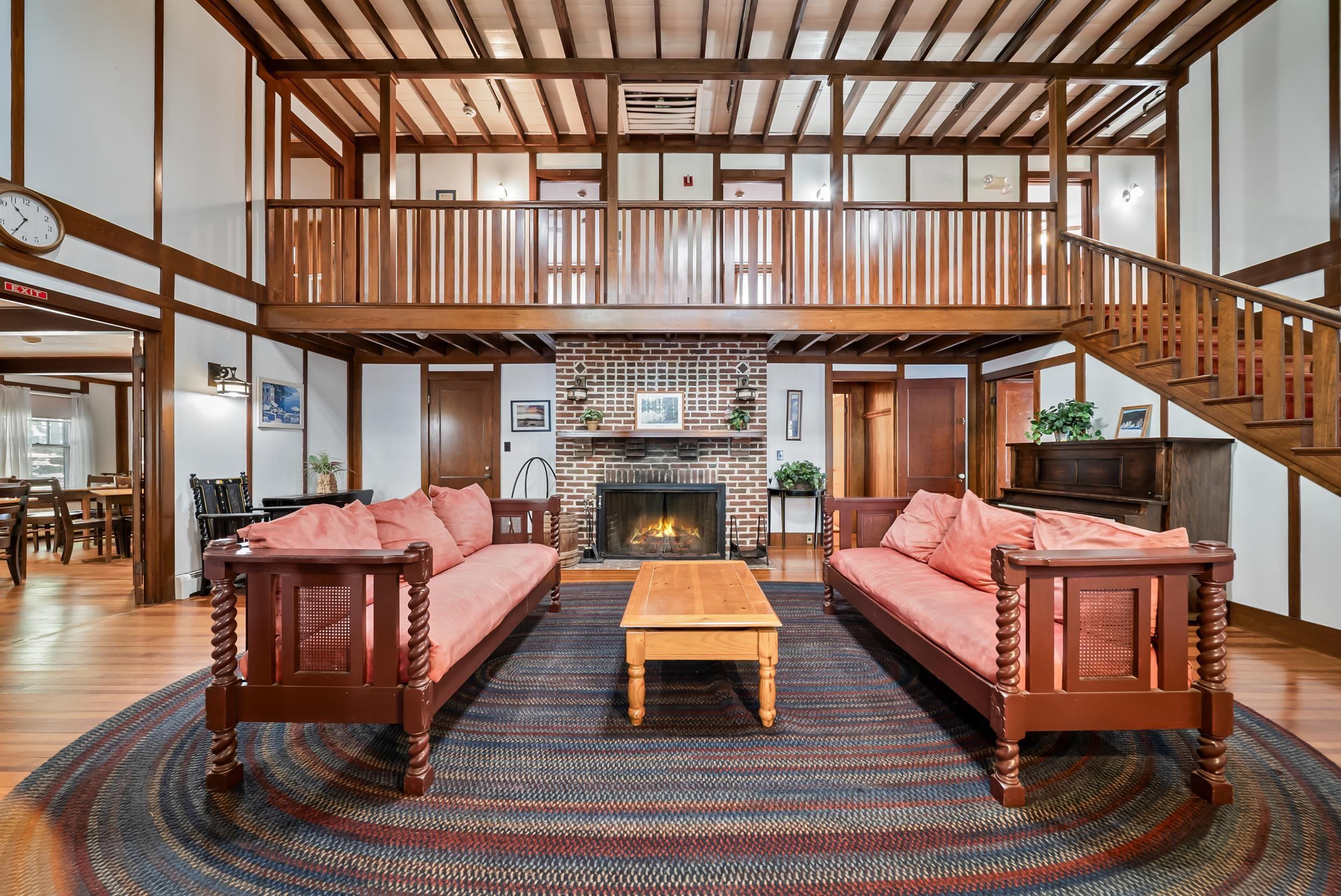Image 2: Living Room