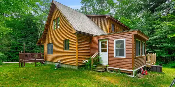 30 Deerpoint Drive