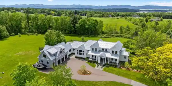 192 Governors Lane