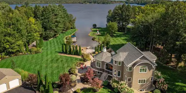 337 Camelot Shore