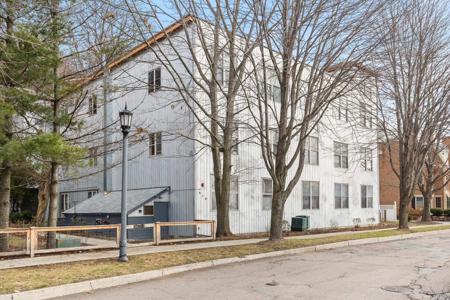 216 Lake