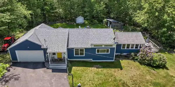 30 Dillon Drive East