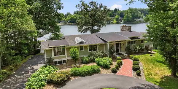 22 Woodvue Road