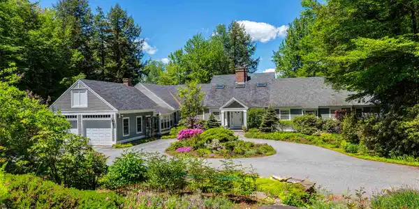 147 South Cove