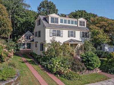 32 Edgewood