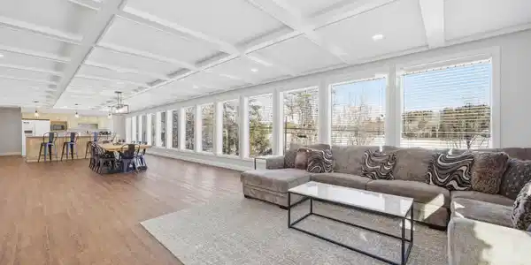 61 Crescent Drive