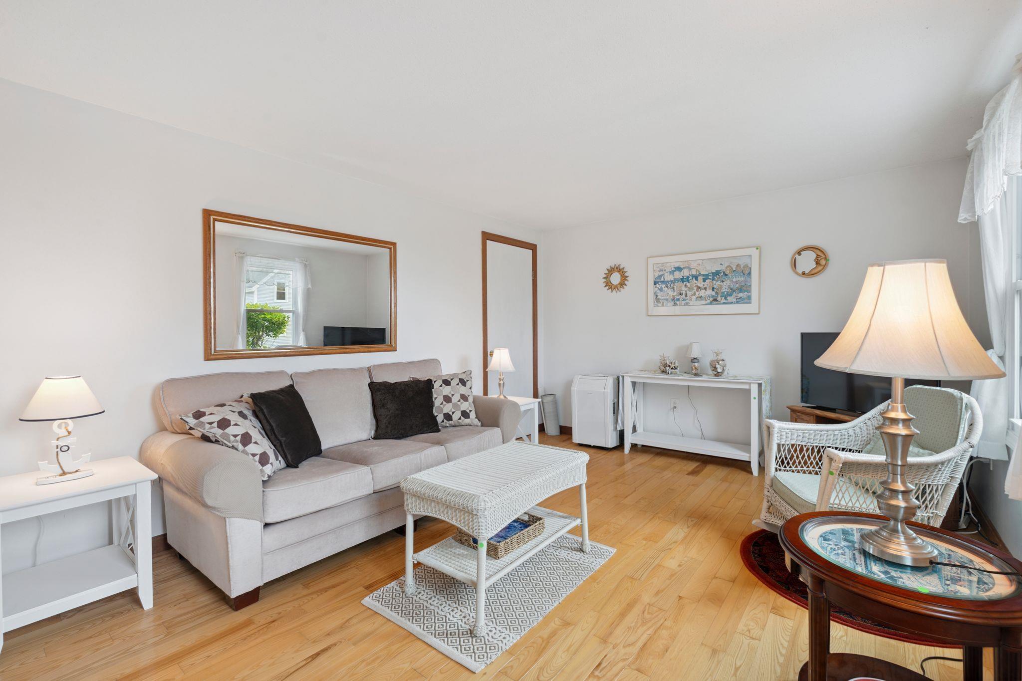 Image 2: Living Room