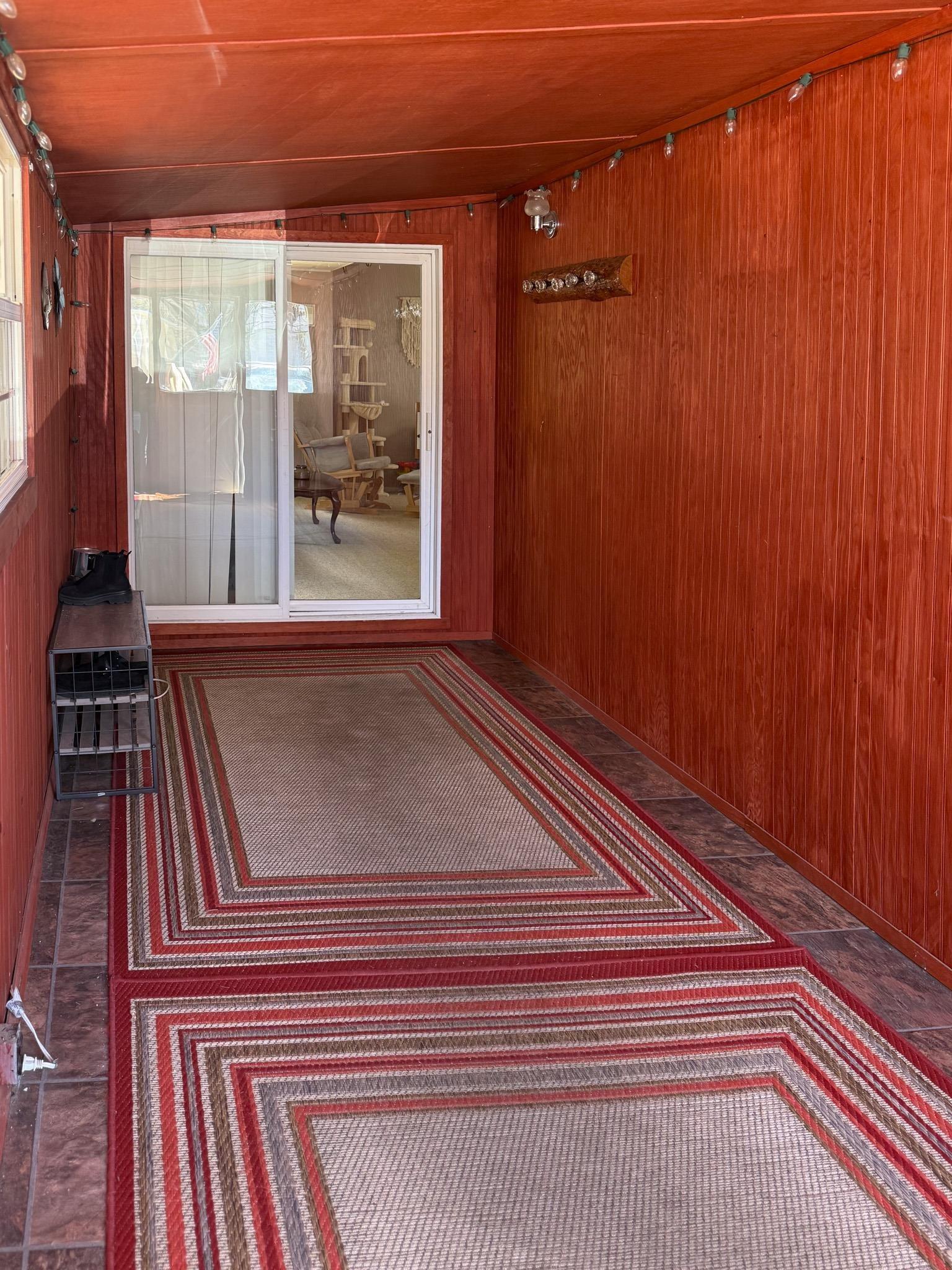 Image 4: Entry Way Image 4: Entry Way