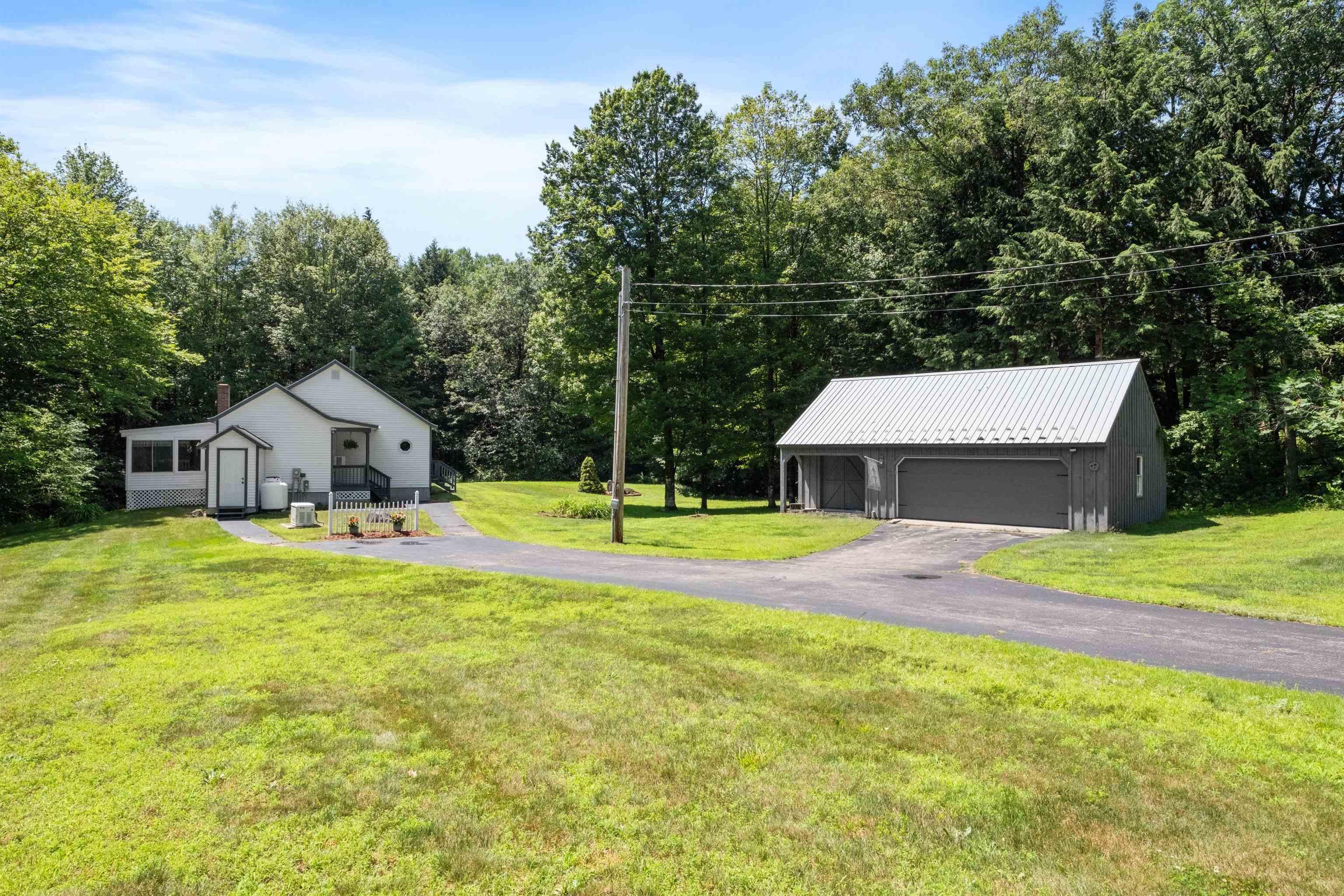 Image 1: Oversized 2 Bay Garage with Workshop