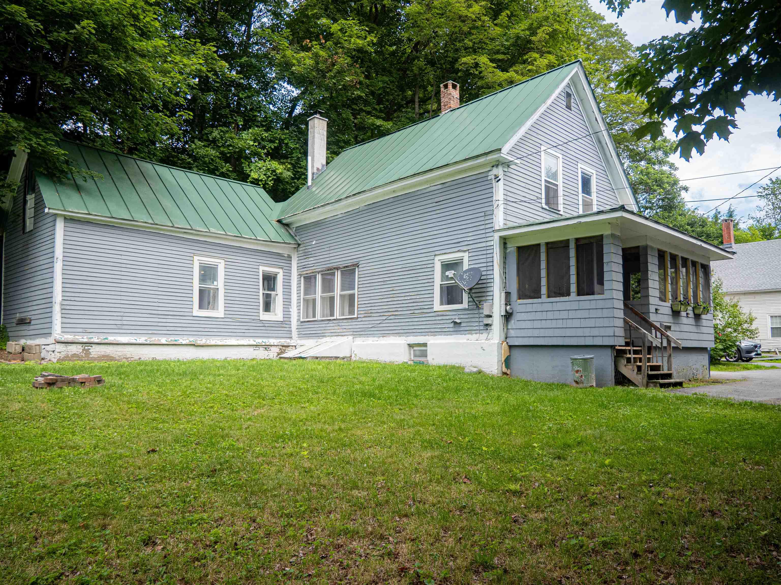 Image 0: Home with yard