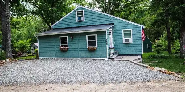 815 Berry River