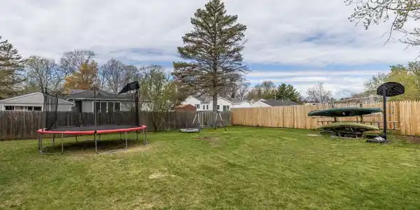 Image 3: Spacious Backyard Image 3: Spacious Backyard