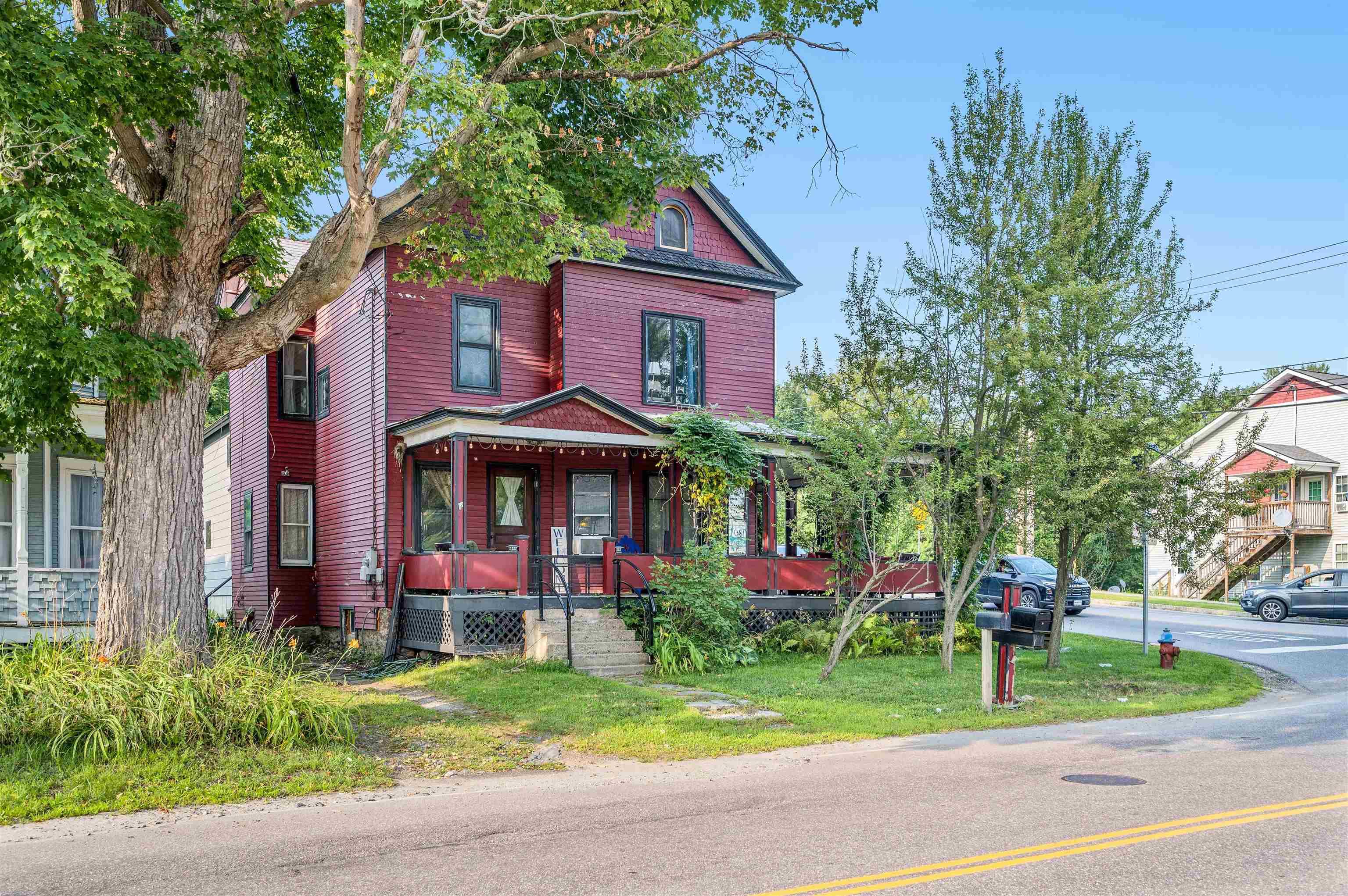 Image 1: Beatiful Home with original woodwork