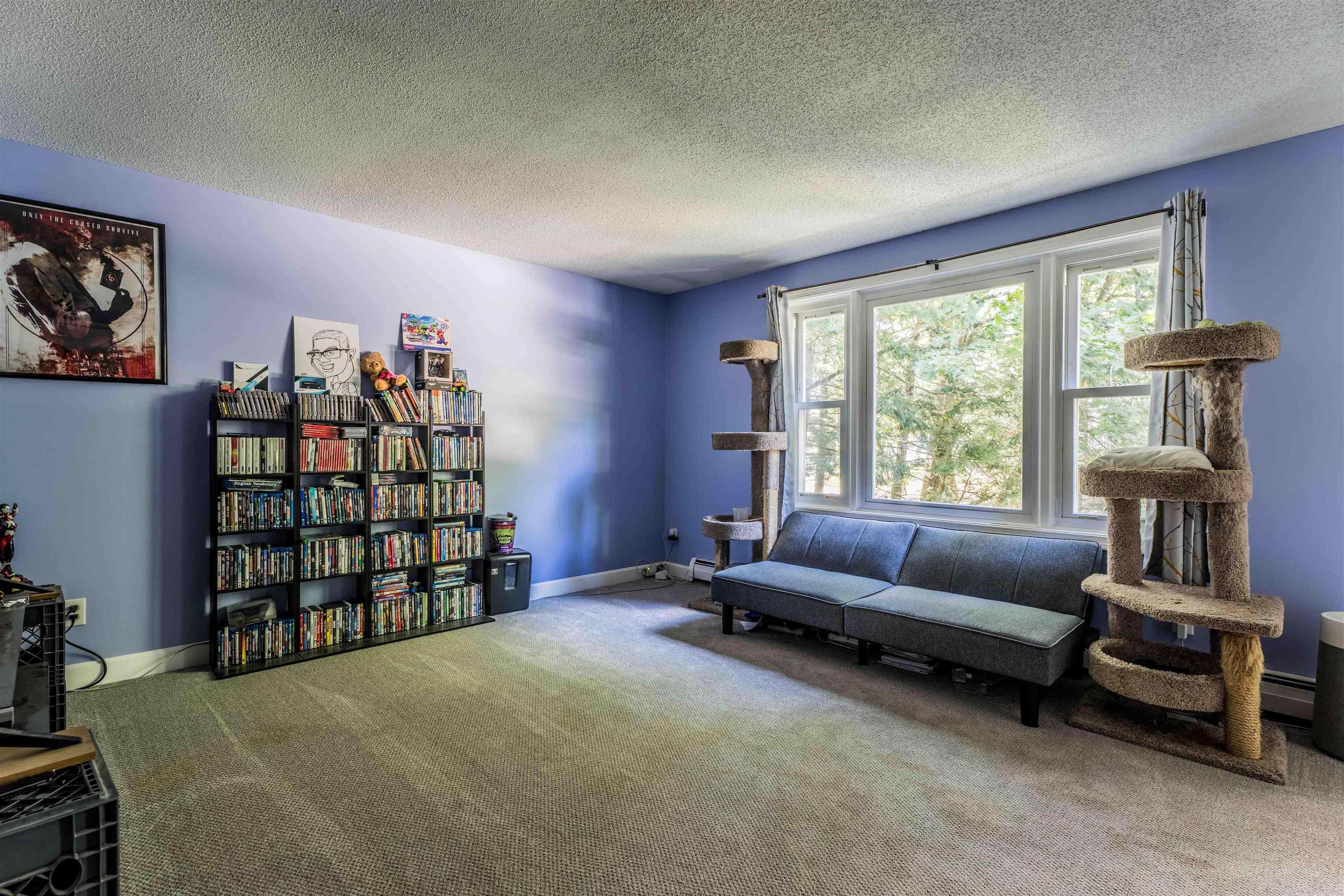 Image 3: Living room