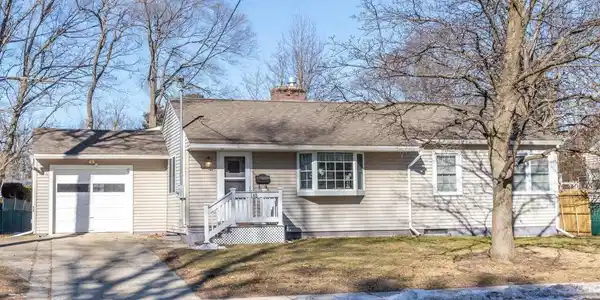 148 Shore Road