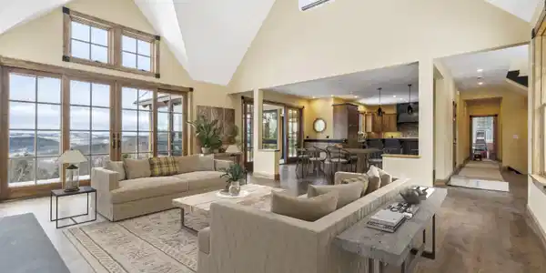 37 Harbor Hill Road