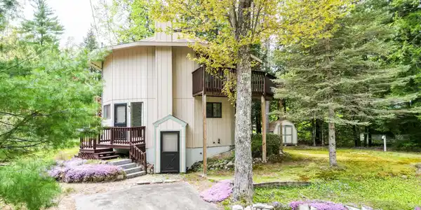 51 Pequawket Drive