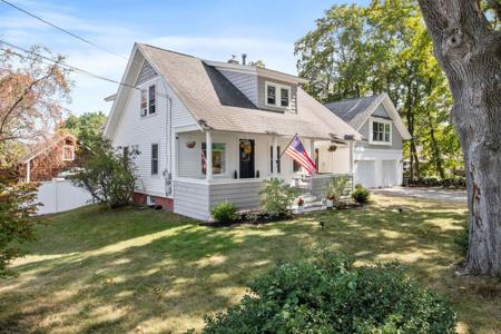 1261 Old North Main Street