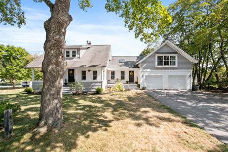 1261 Old North Main Street