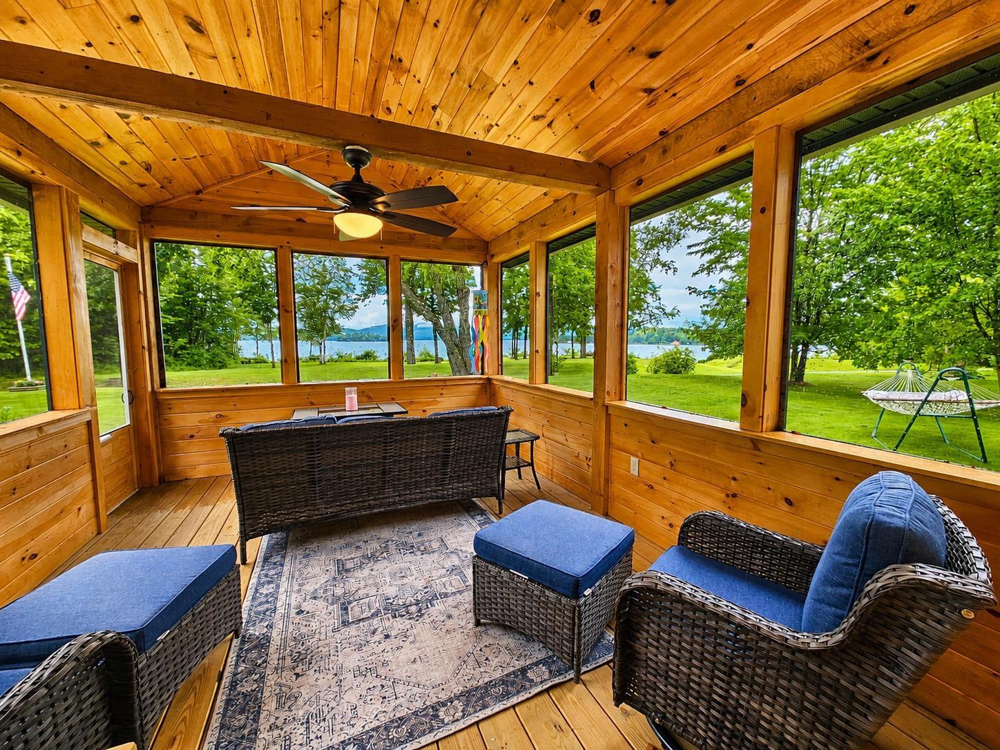 Image 4: Screened Porch Image 4: Screened Porch