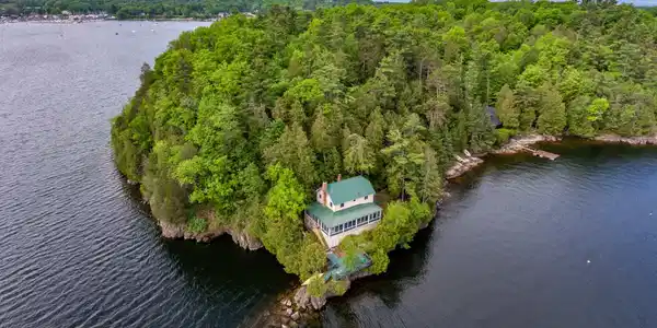 836 Coates Island