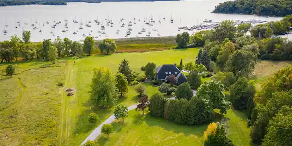 1163 Thompsons Point