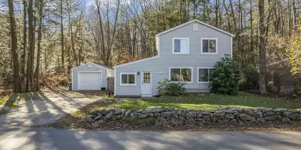 210 Camelot Shore