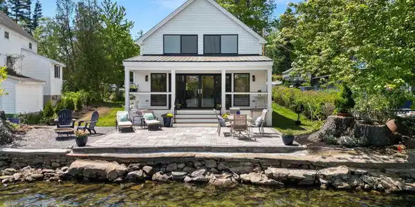 95 Lake Shore Road