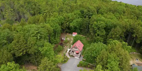 16 Hemlock Avenue