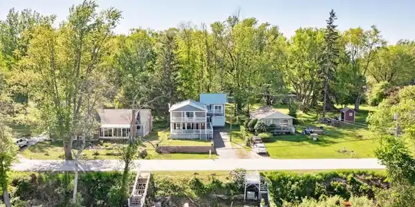 450 Hathaway Point Road
