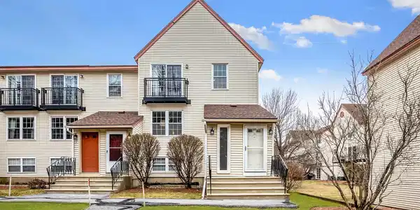 96 East Ridge