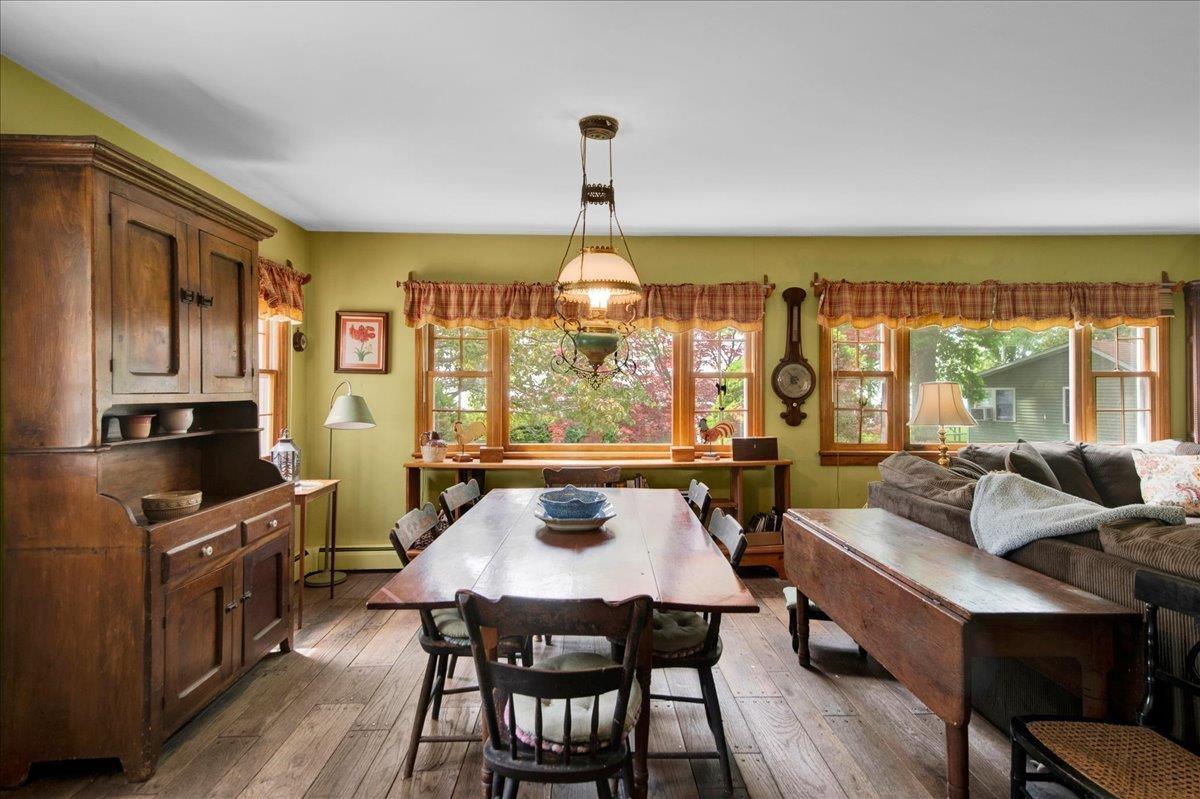 Image 4: Dining Area