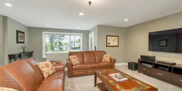 Image 2: Living Room
