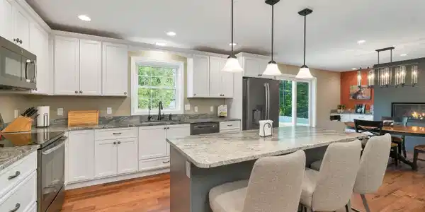 Image 3: Kitchen