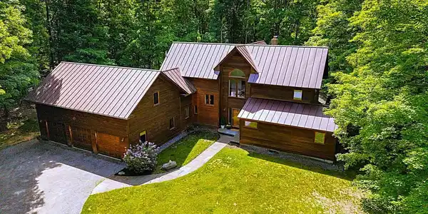Image 2: Custom contemporary on 5 acres Image 2: Custom contemporary on 5 acres