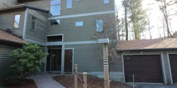 71 East Redrock