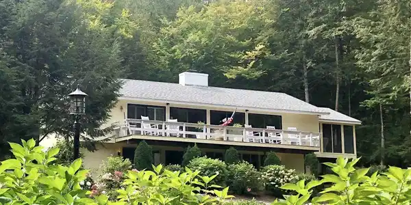 121 Upper Bay