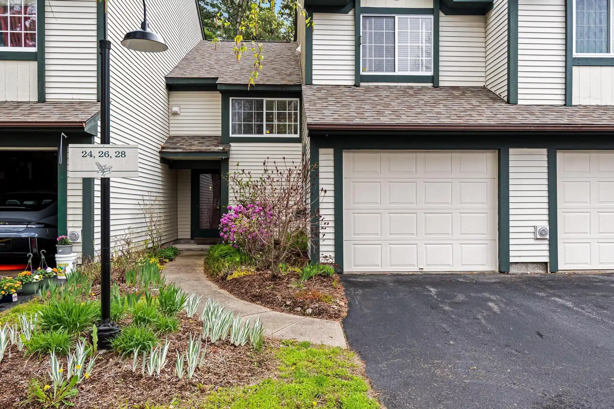 Image 1: Front of the home Image 1: Front of the home