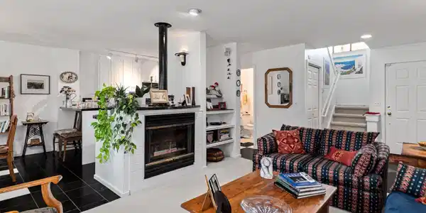 Image 4: Living Room Image 4: Living Room