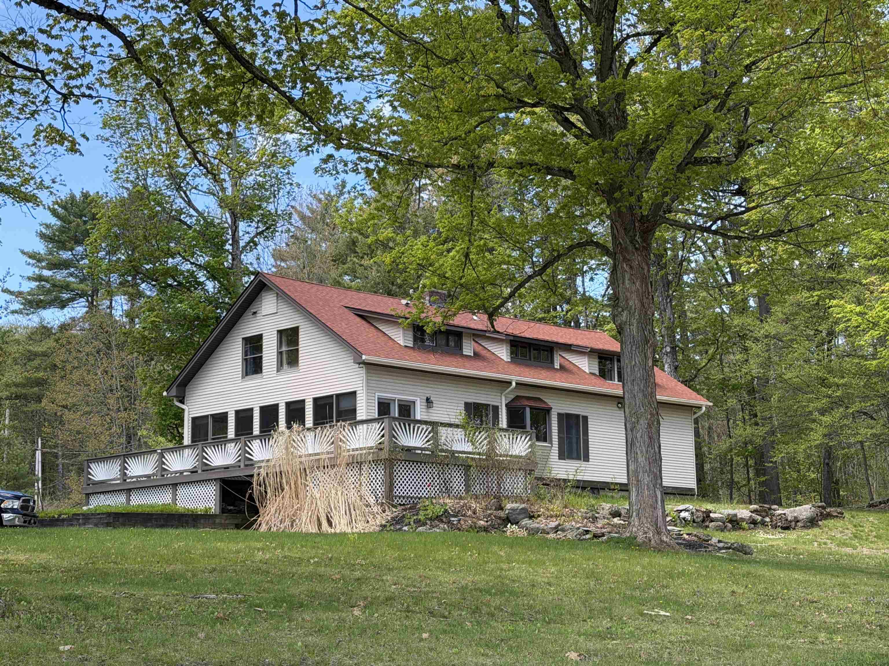 Image 1: House from lake