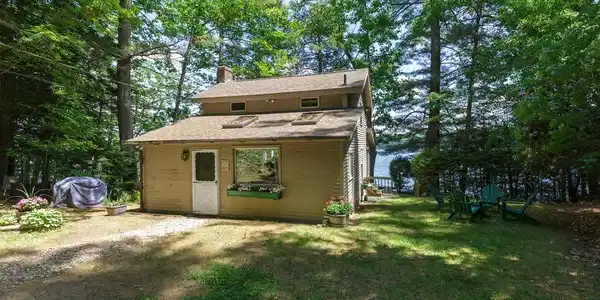 Image 2: Quintessential Cottage Image 2: Quintessential Cottage