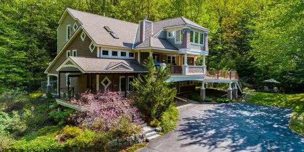 98 Collins Brook